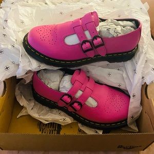 NIB Dr. Martens 8065 Mary Janes W9